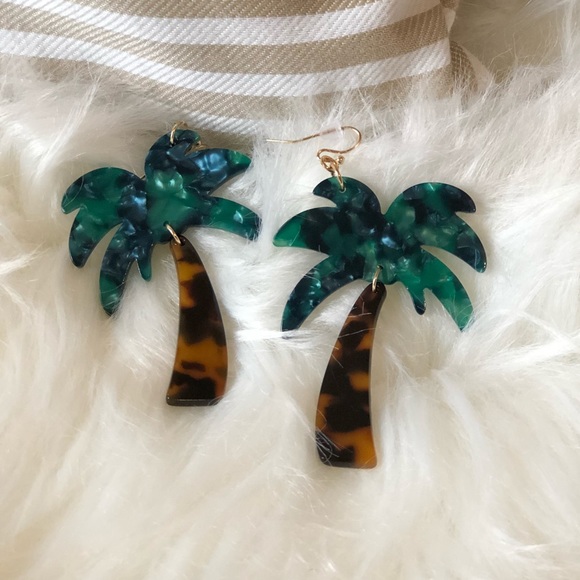 IN STOCK! Palm Tree Dangle Earrings - Picture 2 of 3